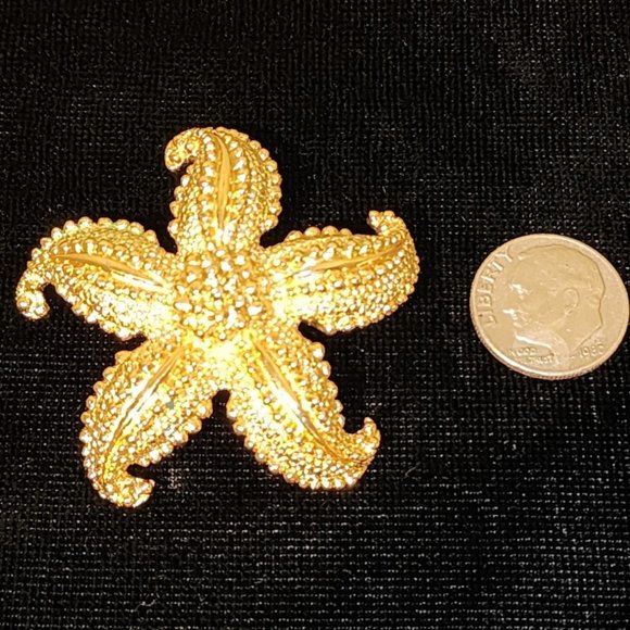 Vintage Monet Starfish Brooch - Gold Tone Metal - Picture 5 of 5